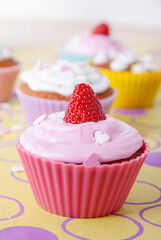 Cupcake fraise avec galçage