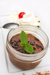 Mousse au chocolat en verrine