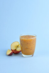 Red apple, smooth, blended without mixing anything. Is a valuable health drink And is a natural drink
