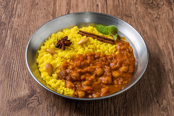 クスクスとひよこ豆のカレー　Curry with chickpeas and couscous