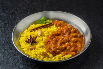 クスクスとひよこ豆のカレー　Curry with chickpeas and couscous