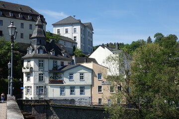 Fototapeta na wymiar Auf der Lahnbrücke in Weilburg