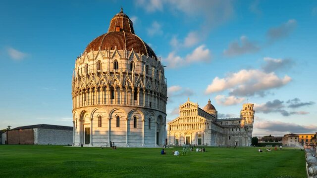 Time lapse Leaning tower of Pisa, Piazza dei Miracoli, clear day with clouds, Italy
