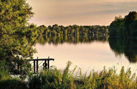 Paysage au cr&eacute;puscule en bord de Sa&ocirc;ne.