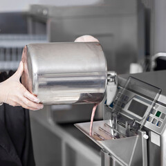 Producing ice cream with ice cream machine