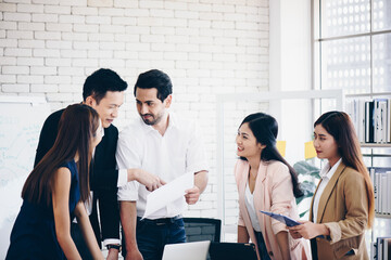 Obraz premium group of team in office , meeting discuss about work