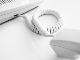 白いビジネス電話のクローズアップ写真