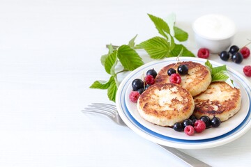breakfast with berries