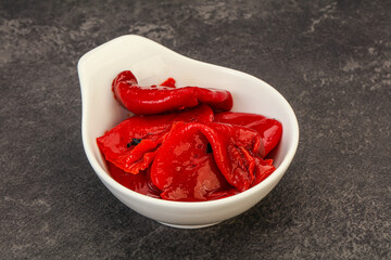 Grilled pepper in the oil