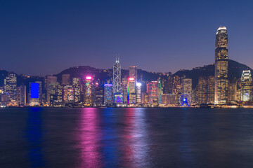 Fototapeta premium Hong kong downtown the famous cityscape view of Hong Kong skyline from Kowloon side at Hong Kong