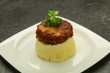 Mashed potato with homemade cutlet