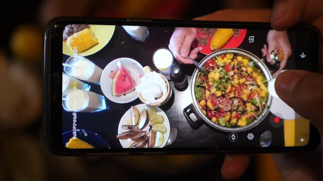 Take pictures of delicious, juicy food with your smartphone. 1920x1080. full hd