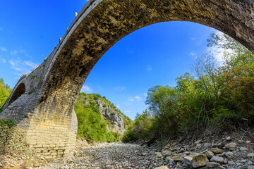 Plakida-Kalogeriko bridge. It is a three-stringer bridge that was built in
1814. It is one of the
few three-stringer bridges that exist.