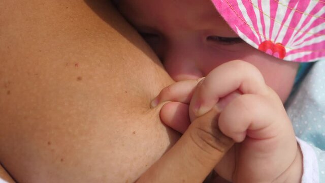 Suck your mother's groan and squeeze her skin with your little fingers. 1920x1080. full hd