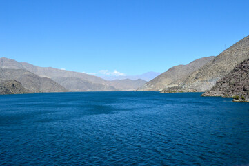 Fototapeta na wymiar lake and mountains in puclaro dam, Chile