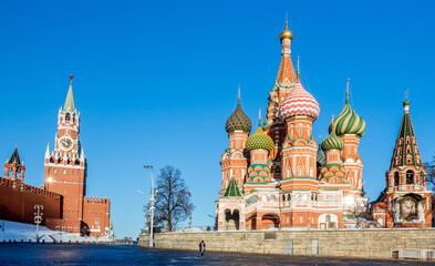 Fototapeta premium St'Basil's Cathedral and The Kremlin wall, Moscow, Russia