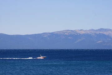 Fototapeta na wymiar Boating on Lake Tahoe