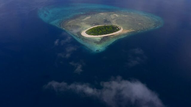 Mantigue Island Drone Left to Right Cloud in Foreground
