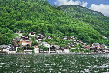 Fototapeta na wymiar Hallstatt mountain village with Hallstatt lake in Hallstatt, Austria.