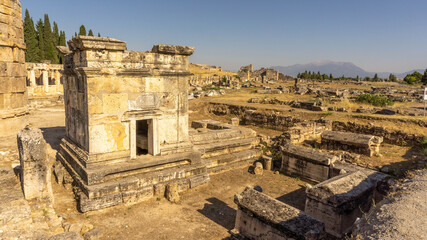 Fototapeta na wymiar historic Roman landmarks and ruins, old tomb