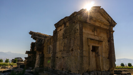 Fototapeta na wymiar historic Roman landmarks and ruins, old tomb