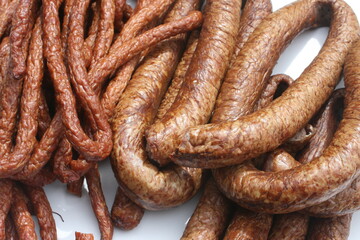 Polnische Wurst. Bauernwurst. Cabanossi.