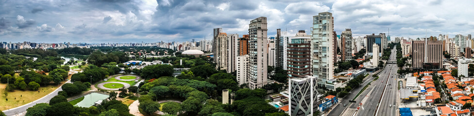 skyline urbano panoramica verde