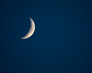 Obraz na płótnie Canvas Waxing Crescent Moon over North Carolina