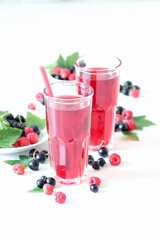 cranberry juice with berries