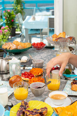 Une table bien garnie