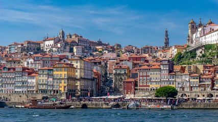 Fototapeta na wymiar Panoramic view to Porto from Gaia