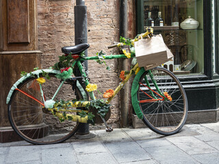 Fototapeta na wymiar A bicycle decorated