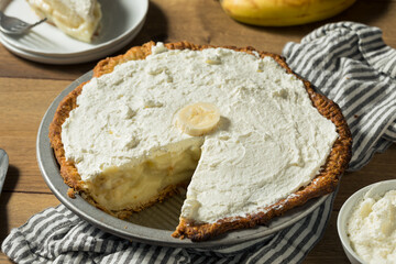Homemade Sweet Banana Cream Pie