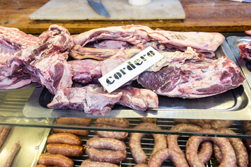 lamb at a butchers ahop mith the spanish word for lamb, cordero