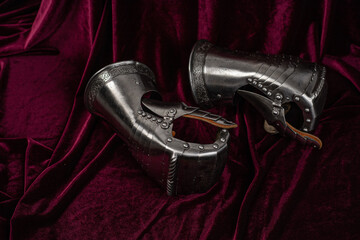 Reconstruction of Renaissance plate gauntlets for tournaments of medieval knights