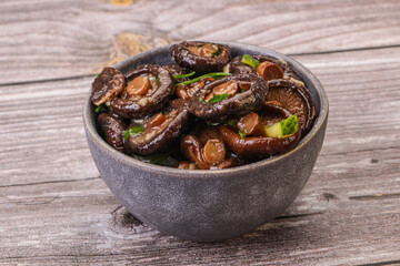 Marinated shiitake mushrooms with herbs