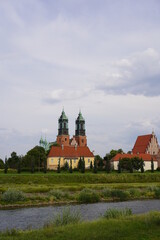 Naklejka premium Dominsel mit dem Posener Dom und der Kirche der Allerheiligsten Jungfrau Maria in Summo