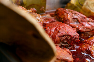 barbacoa de picaña en hoja de agave y a carbón.

 