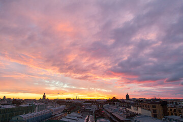 Obraz premium Sunset cityscape of Saint Petersburg