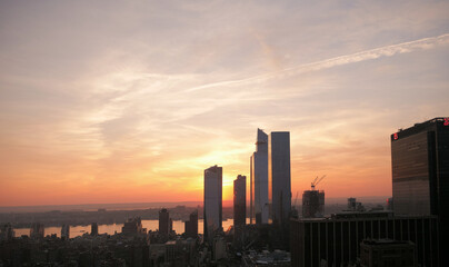 Fototapeta na wymiar sunset cityscape of manhattan and skyline of NJ