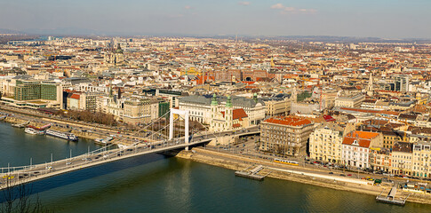 Fototapeta na wymiar Hungary Budapest March 2018. Erzhebet Bridge, Elizabeth, a panoramic view of the European city on the banks of the Danube