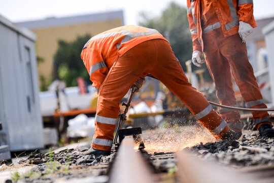 Reparaturarbeiten an einem Bahngleis