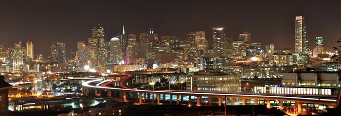 Fototapeta na wymiar Panoramic Skyline Photo - San Francisco