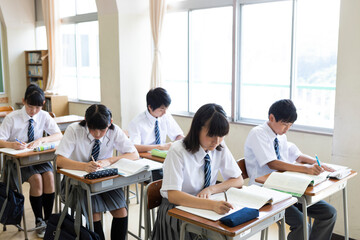 中学生の授業風景