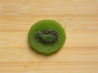 Green color dried round Kiwi slice