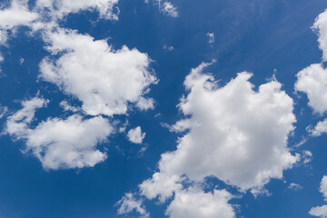 Obraz premium Blue sky background. Blue sky with white clouds