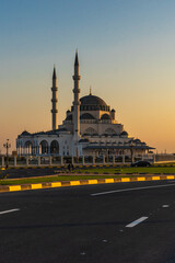 Fototapeta na wymiar beautiful sunset in sharjah mosque