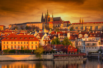Fototapeta na wymiar Beautiful old town and the castle in Prague at sunrise, Czech Republic