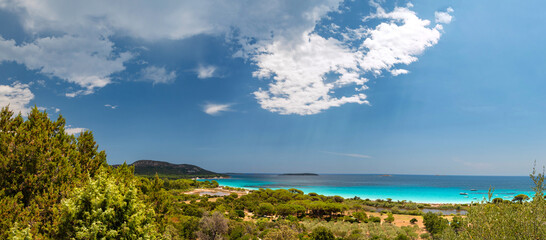 Fototapeta na wymiar Vista panoramica sulla stupenda spiaggia di Palombaggia, in Corsica, Europa 