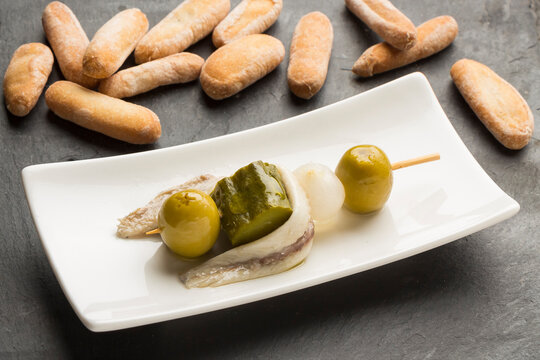 Tapa espa&ntilde;ola banderilla